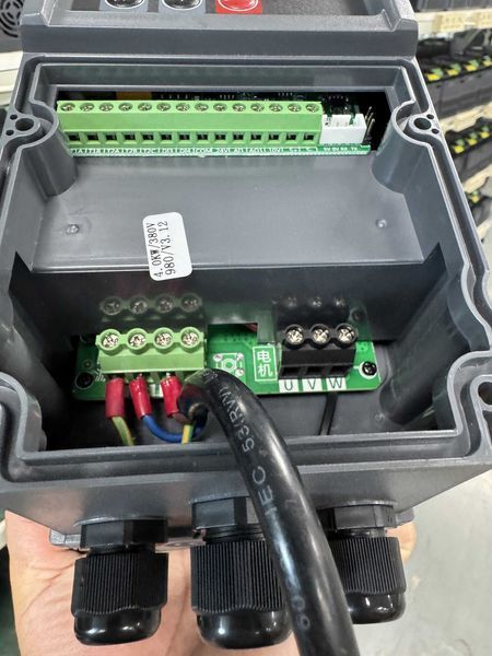 Частотний перетворювач 5,5 кВт 380 В 13 А IP66 500 Гц промисловий векторний G5,5-380 фото