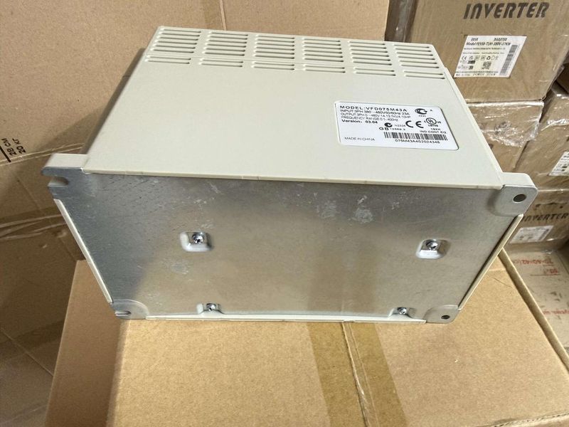 Delta VFD-M перетворювач частоти 7,5 кВт 380В 17А 400Гц векторного типу ДМ7,5-380 фото